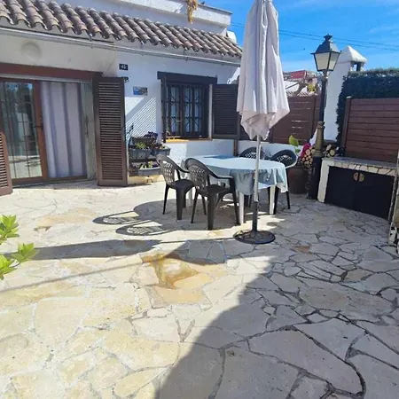 Casa Aurora, Piscina , Wifi, Jardin 5-6 Pax *