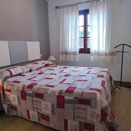 Casa Aurora, Piscina , Wifi, Jardin 5-6 Pax 度假居