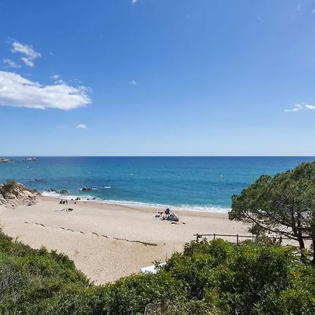 Casa Aurora, Piscina , Wifi, Jardin 5-6 Pax Girona