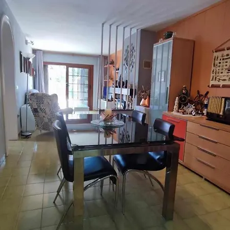 Holiday home Casa Aurora Piscina Wifi Jardin 56 Pax