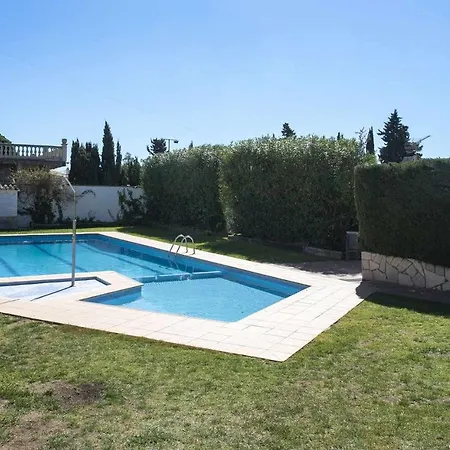 Casa Aurora Piscina Wifi Jardin 56 Pax * Girona