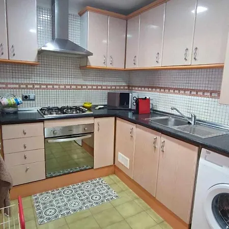 Casa Aurora Piscina Wifi Jardin 56 Pax Holiday home Girona